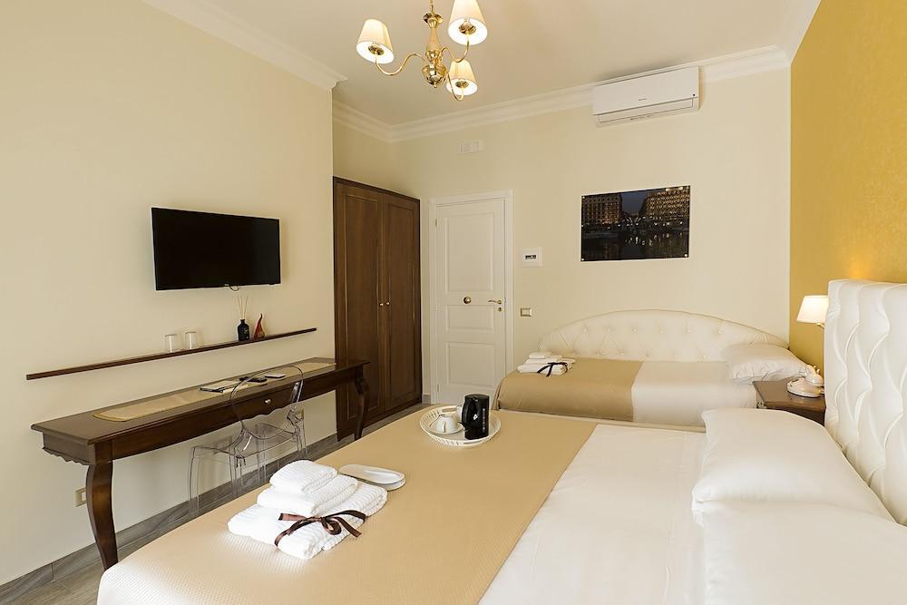 Neapolitantrips Hotel Экстерьер фото
