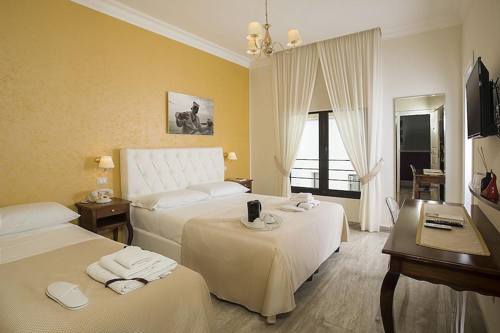 Neapolitantrips Hotel Экстерьер фото