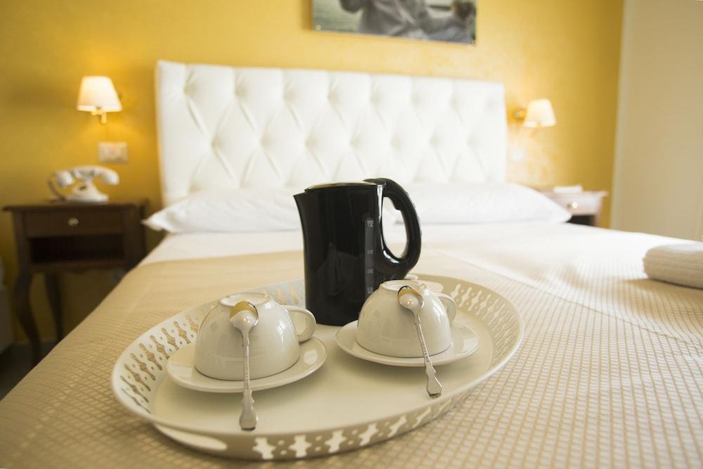Neapolitantrips Hotel Экстерьер фото