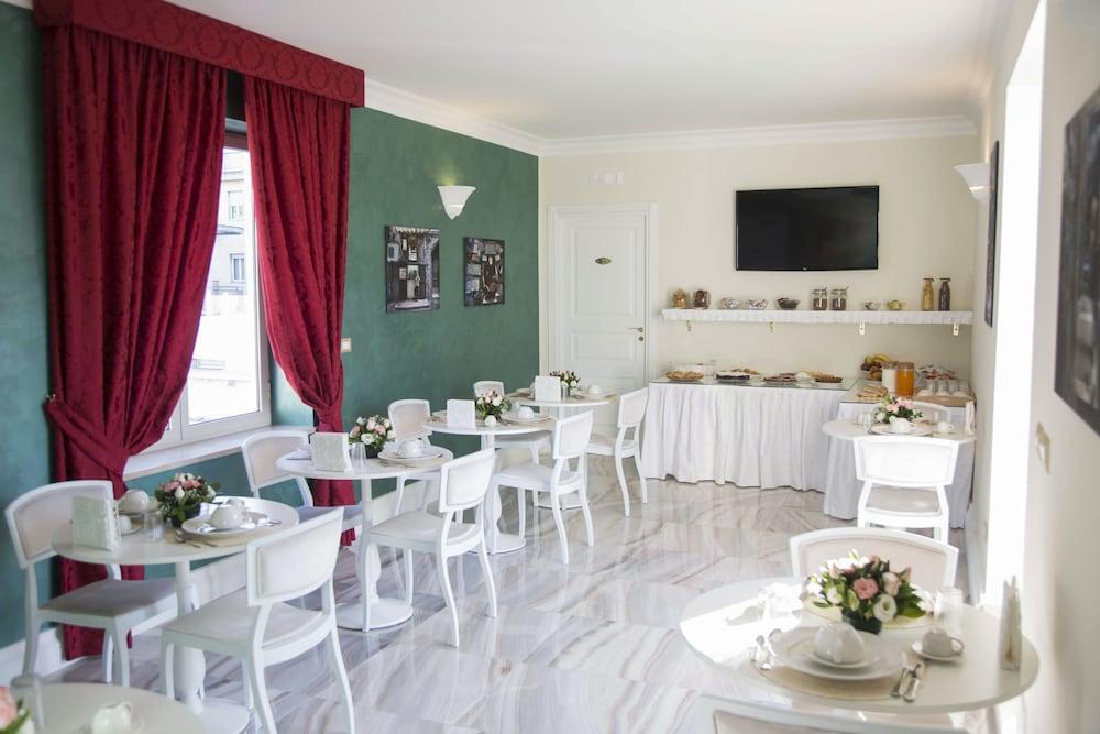 Neapolitantrips Hotel Экстерьер фото